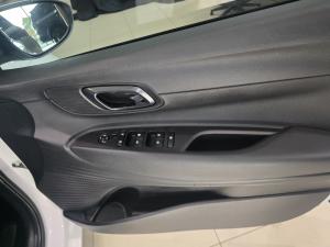 Hyundai i20 1.4 Premium - Image 13