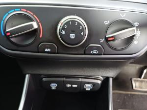 Hyundai i20 1.4 Premium - Image 23