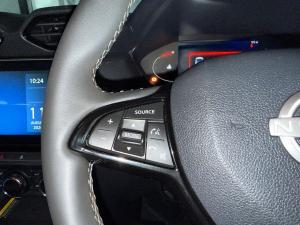 Nissan Magnite 1.0 Turbo Acenta Kuro auto - Image 17