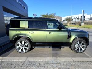 Land Rover Defender 110 D350 X-Dynamic HSE - Image 12
