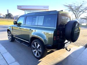 Land Rover Defender 110 D350 X-Dynamic HSE - Image 6