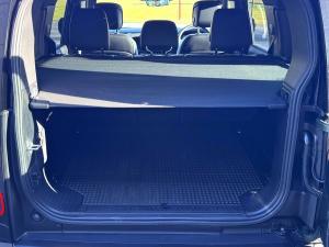 Land Rover Defender 110 D350 X-Dynamic HSE - Image 8