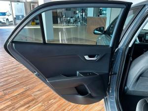 Kia Rio hatch 1.2 LS - Image 12