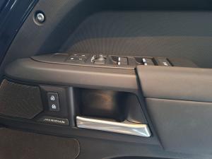 Land Rover Defender 110 D250 X-Dynamic SE - Image 21
