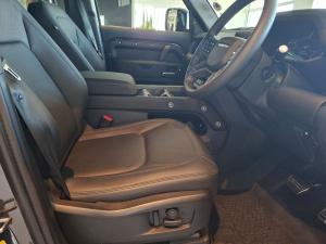 Land Rover Defender 110 D250 X-Dynamic SE - Image 23