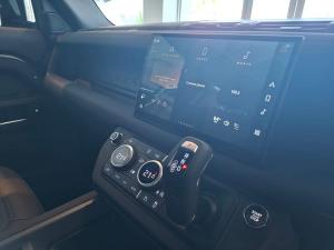 Land Rover Defender 110 D250 X-Dynamic SE - Image 26