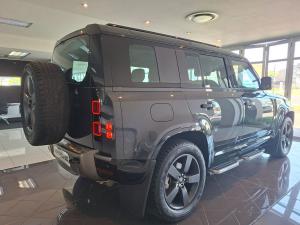 Land Rover Defender 110 D250 X-Dynamic SE - Image 7