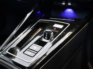 Volkswagen Golf R - Image 14