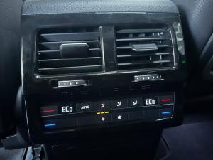 Volkswagen Touareg V6 TDI Luxury - Image 8
