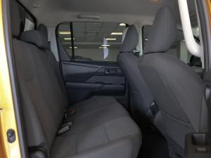 Toyota Hilux 2.8GD-6 double cab SRX 4x4 - Image 11