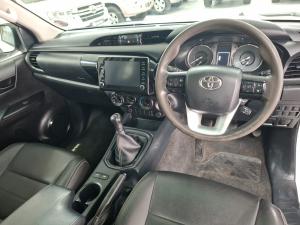 Toyota Hilux 2.4GD-6 single cab Raider manual - Image 6