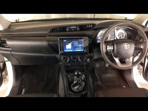 Toyota Hilux 2.4GD-6 single cab 4x4 Raider manual - Image 6