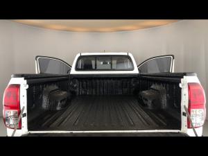 Toyota Hilux 2.4GD-6 single cab 4x4 Raider manual - Image 13