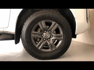 Toyota Hilux 2.4GD-6 single cab 4x4 Raider manual - Image 17