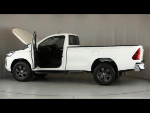 Toyota Hilux 2.4GD-6 single cab 4x4 Raider manual - Image 26