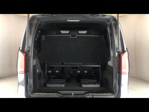 Mercedes-Benz V-Class V300d Exclusive - Image 13