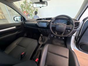 Toyota Hilux 2.0 single cab S (aircon) - Image 6