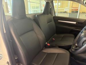 Toyota Hilux 2.0 single cab S (aircon) - Image 9