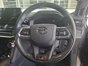Toyota Land Cruiser 300 3.3D GR-Sport - Image 8