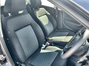 Volkswagen Polo Vivo hatch 1.6 Life - Image 14