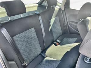 Volkswagen Polo Vivo hatch 1.6 Life - Image 15