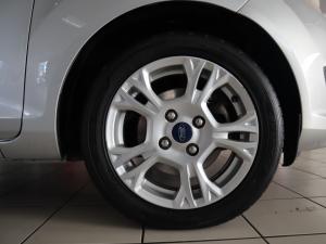 Ford Fiesta 5-door 1.4 Trend - Image 27