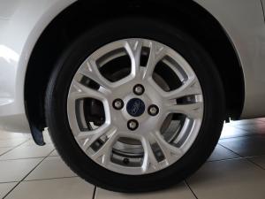 Ford Fiesta 5-door 1.4 Trend - Image 30