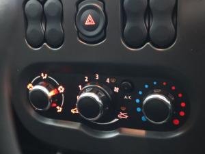 Nissan NP200 1.6i safety pack (aircon) - Image 16
