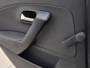 Volkswagen Polo Vivo hatch 1.6 Comfortline auto - Image 10