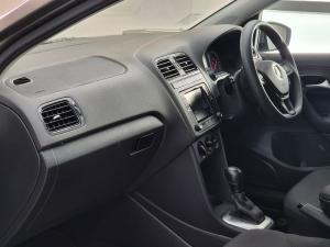 Volkswagen Polo Vivo hatch 1.6 Comfortline auto - Image 4