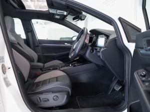 Volkswagen Golf 1.4TSI R-Line Plus - Image 17