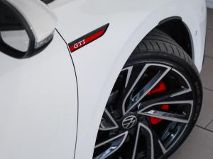Volkswagen Golf GTI - Image 10