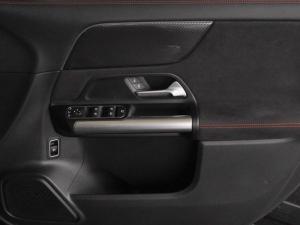Mercedes-Benz GLA GLA200 Progressive - Image 14