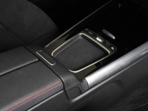 Mercedes-Benz GLA GLA200 Progressive - Image 9