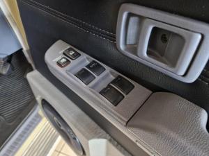 Toyota Land Cruiser 79 2.8GD-6 double cab auto - Image 12
