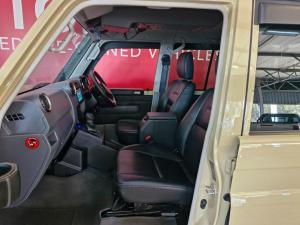 Toyota Land Cruiser 79 2.8GD-6 double cab auto - Image 16
