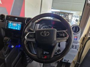 Toyota Land Cruiser 79 2.8GD-6 double cab auto - Image 18