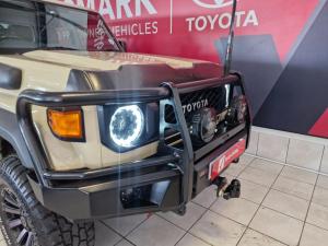 Toyota Land Cruiser 79 2.8GD-6 double cab auto - Image 2