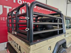 Toyota Land Cruiser 79 2.8GD-6 double cab auto - Image 8