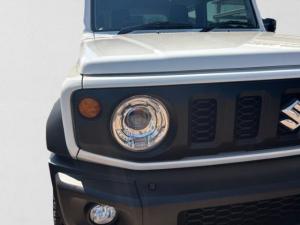 Suzuki Jimny 1.5 GLX AllGrip 3-door manual - Image 10