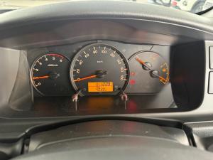 Toyota Hiace 2.5D-4D bus 14-seater GL - Image 9