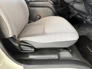 Toyota Hiace 2.5D-4D bus 14-seater GL - Image 14