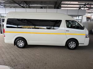 Toyota Hiace 2.5D-4D bus 14-seater GL - Image 3