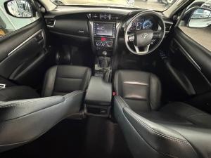 Toyota Fortuner 2.4GD-6 manual - Image 6