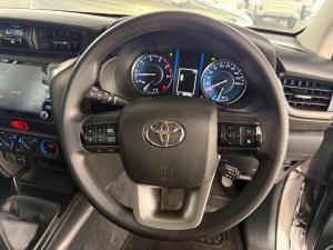Toyota Fortuner 2.4GD-6 manual - Image 8