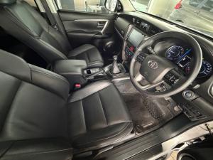 Toyota Fortuner 2.4GD-6 manual - Image 14