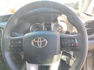 Toyota Hilux 2.4GD-6 double cab Raider manual - Image 10