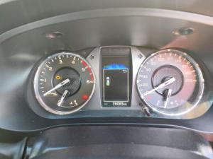Toyota Hilux 2.4GD-6 double cab Raider manual - Image 11