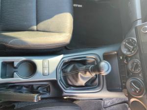 Toyota Hilux 2.4GD-6 double cab Raider manual - Image 12