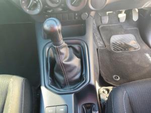 Toyota Hilux 2.4GD-6 double cab Raider manual - Image 13